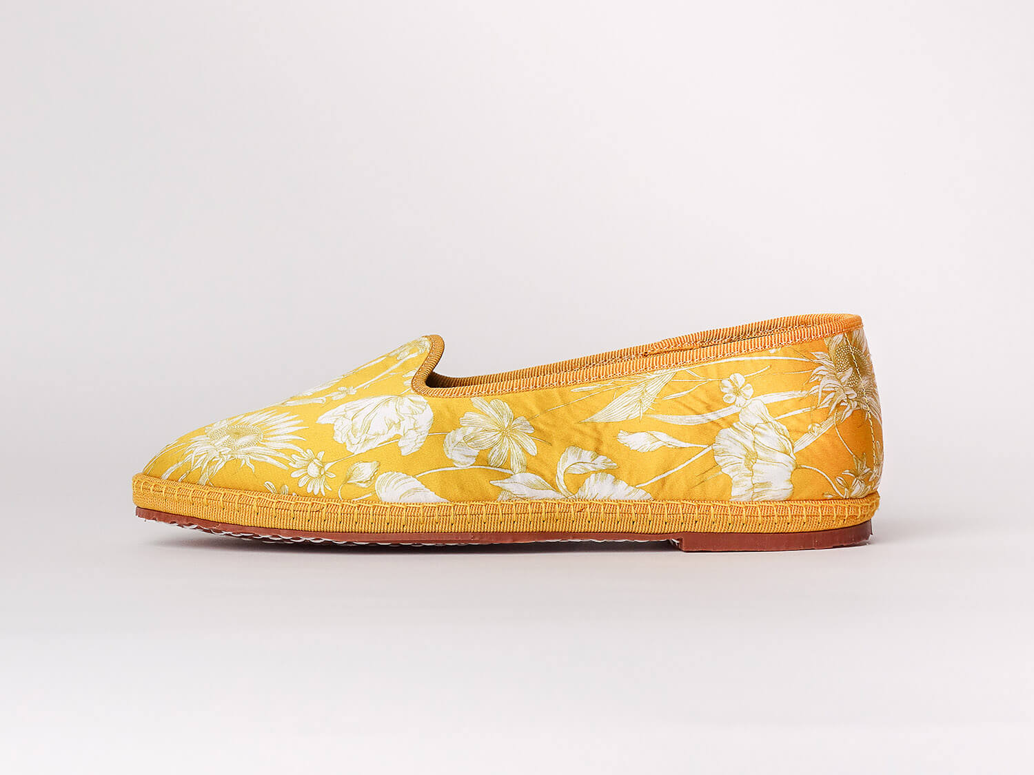 Friulana in seta di Liberty London, gold floral