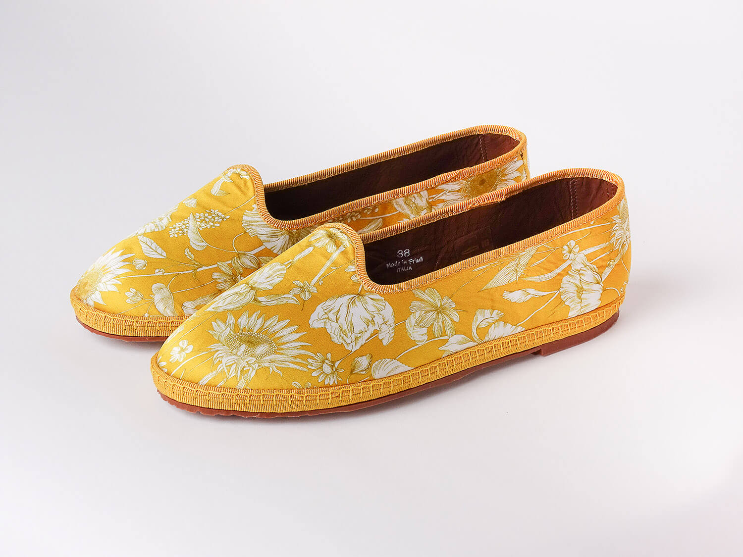 Friulana in seta di Liberty London, gold floral