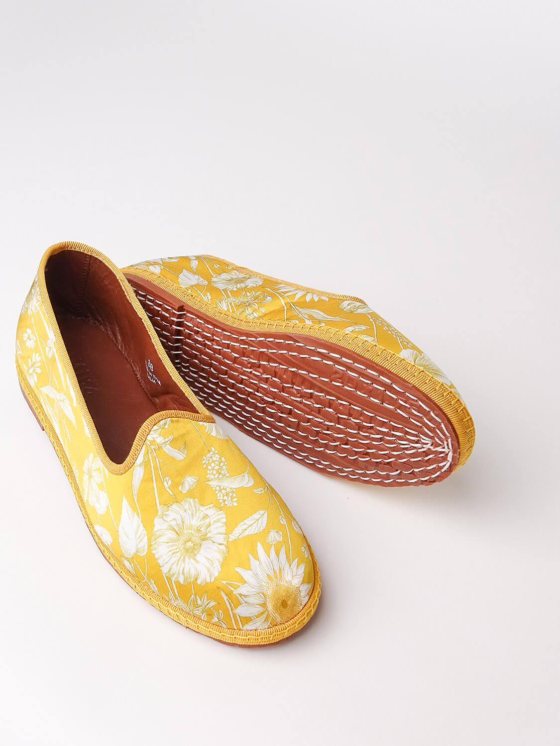 Friulana in seta di Liberty London, gold floral