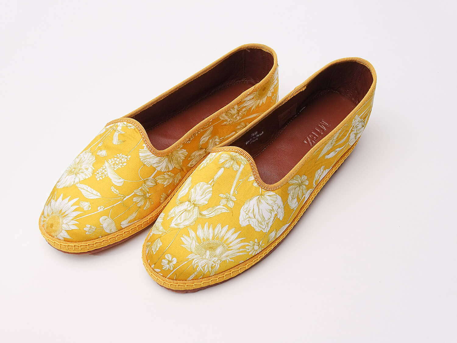 Friulana in seta di Liberty London, gold floral