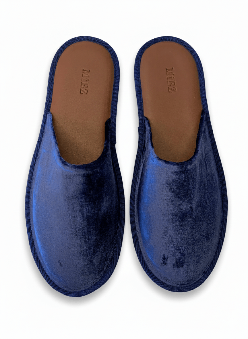 The Velvet Slipper, insignia
